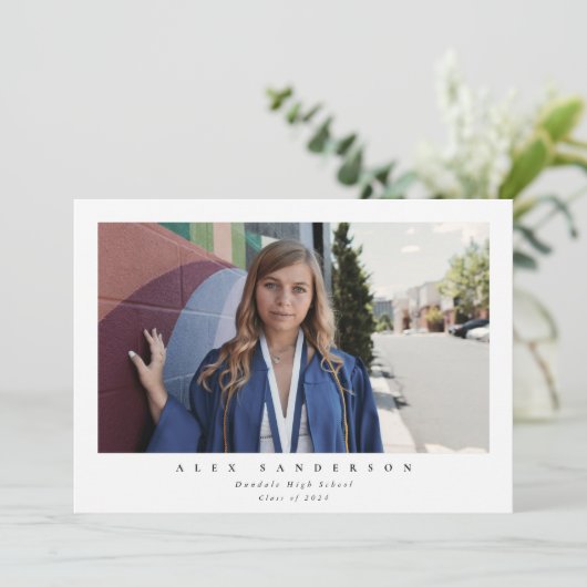White Simple Modern Single Photo Afstuderen Aankondiging (Staand voorkant)