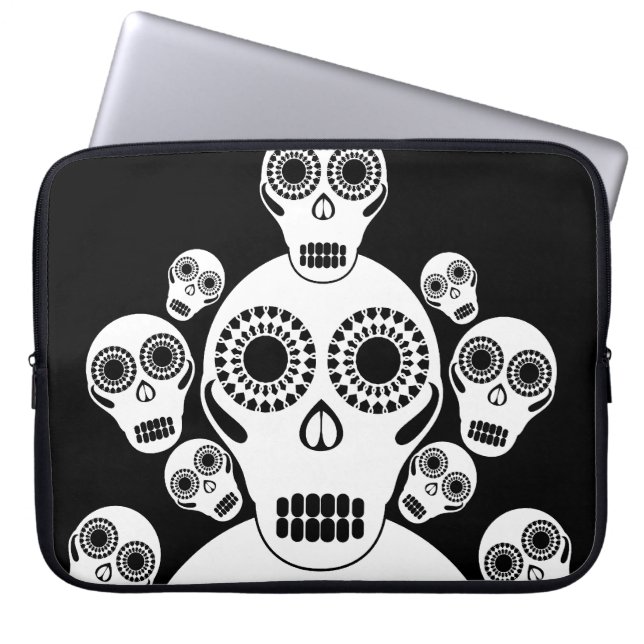 White Skulls Black Laptop Sleeve (Voorkant)