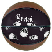 White skulls on purple pattern basketbal (Voorkant)
