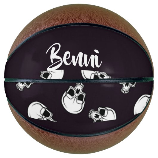 White skulls on purple pattern basketbal (Voorkant)