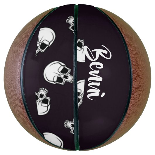White skulls on purple pattern basketbal (Verticaal)
