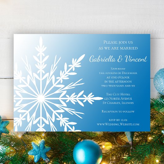 White Snowflake on Blue Winter Wedding Invitation Kaart