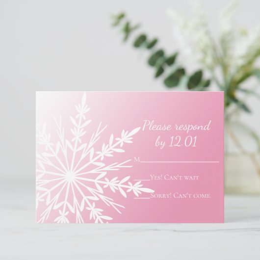 White Snowflake on Pink Winter Wedding RSVP (Staand voorkant)