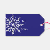 White Snowflake op Blue Kerstfeestdag Cadeaulabel (Voorkant (Horizontaal))