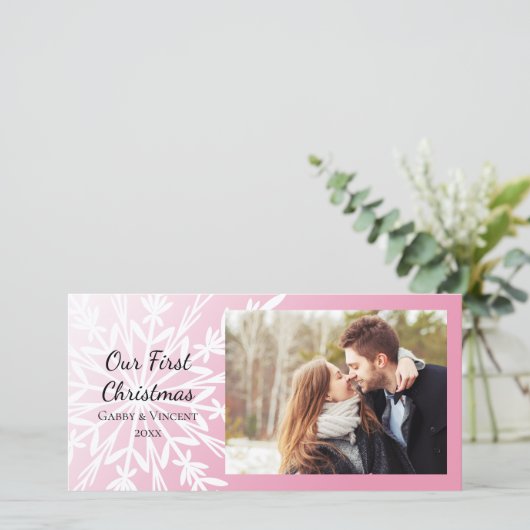 White Snowflake op Roze Eerste Kerstmis Samen Feestdagenkaart (Staand voorkant)