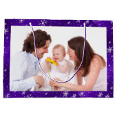 White Snowflakes Blue-Paars Backgd Large Gift Bag Cadeautasje (Achterkant)