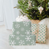 White Snowflakes Green op Background Kerstmis Cadeaupapier