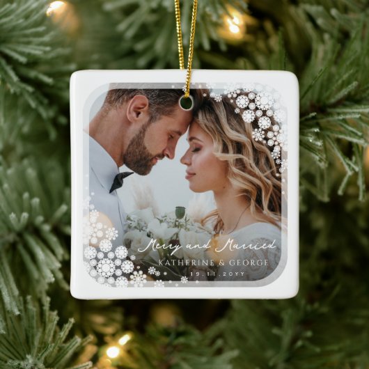 White Snowflakes Lijst Chic Holiday Weduwfoto Keramisch Ornament (Boom)