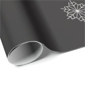 White Snowflakes On Black Background Christmas Cadeaupapier (Rol Hoek)