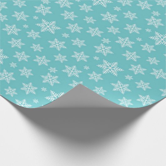 White Snowflakes on Bluw Winter Pattern Cadeaupapier (Hoek)