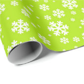 White Snowflakes on Green Winter Pattern Cadeaupapier (Rol Hoek)