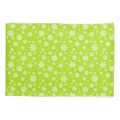 White Snowflakes on Green Winter Pattern Kussensloop (Achterkant)