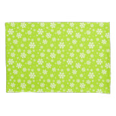 White Snowflakes on Green Winter Pattern Kussensloop (Voorkant)