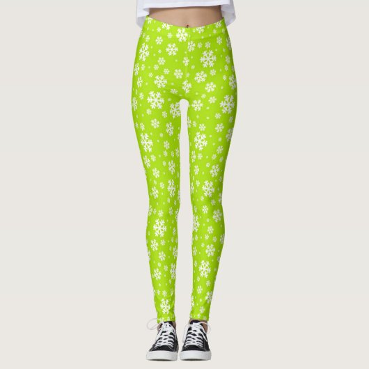 White Snowflakes on Green Winter Pattern Leggings (Voorkant)