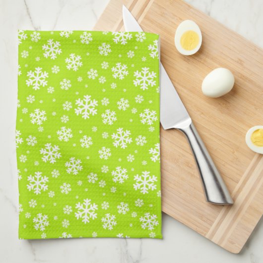 White Snowflakes on Green Winter Pattern Theedoek (Quarter Fold)