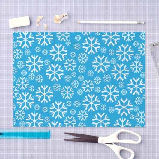White Snowflakes Pattern on Blue Background Tissuepapier (Craft)
