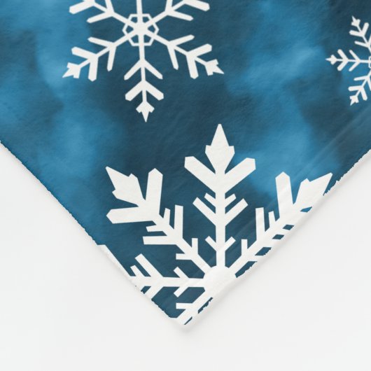 White Snowflakes Pattern On Blue Winter Fleece Deken (Hoek)