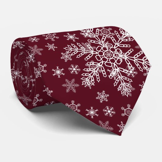 White Snowflakes Pattern on Dark Red Stropdas (Opgerold)