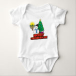 White Snowman met Menorah voor Chrismukkah Romper<br><div class="desc">Gun witte baby in één shirt met een snowman,  menorah en kerstboom. Je baby kan iedereen een Merry Chrismukkah wensen in dit geweldige baby pak!</div>