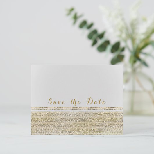 White & Sparking Gold Glam Chic Bewaar de datum Aankondigingskaart (Staand voorkant)