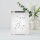 White Sparkle Elegant Winter Wedding Save the Date Aankondigingskaart (Staand voorkant)