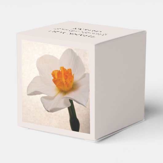 White Spring Daffodil Wedding Bedankdoosjes (Achterkant)