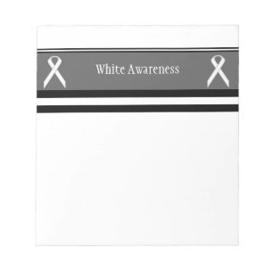 White Standard Ribbon door Kenneth Yoncich Notitieblok