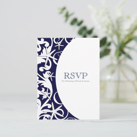 White Starfish Blue Beach Elegant Wedding RSVP Uitnodiging Briefkaart (Staand voorkant)