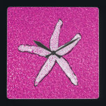 White Starfish Pink Glittery Sparkly Girls Room Vierkante Klok<br><div class="desc">Gedrukt met wit zeestervormig patroon op een luxueuze roze achtergrond. Maakt een mooi cadeau voor de decor voor meisjes!</div>