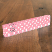 White stars on pink naambordje (Zijkant)