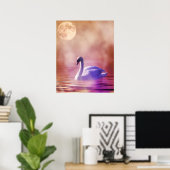 White Swan drijft op een slecht meer Poster (Thuiskantoor)