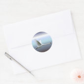 White Swan in Full Flight Ronde Sticker (Envelop)