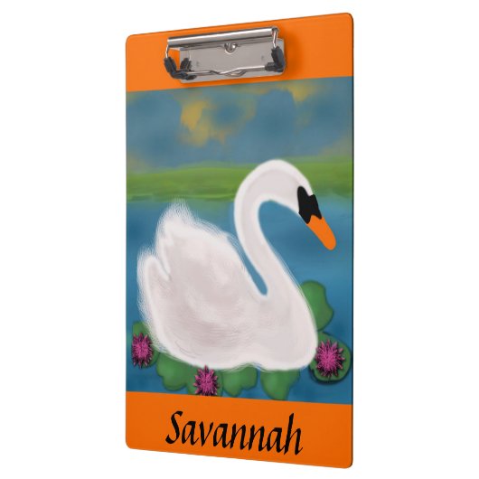 White Swan in Pond met Lily Pads Klembord (Links)