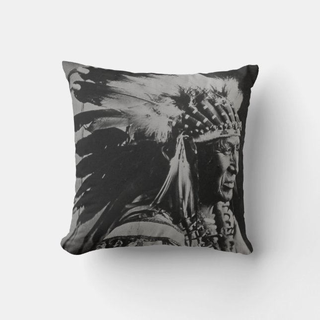 White Swan Sioux Chief  Kussen (Voorkant)