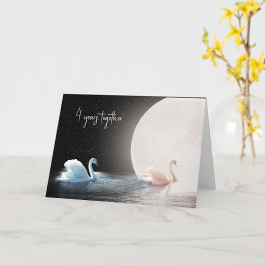 White Swans and Moon 4th Jubileum Kaart (Gele Bloem)