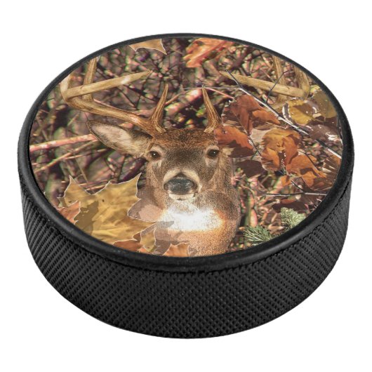 White Tail Deer Head Herfst Energie gecentreerd op Hockey Puck (3/4)