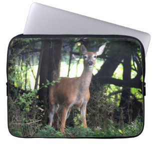 White Tailed Deer in de Bossen Laptop Sleeve