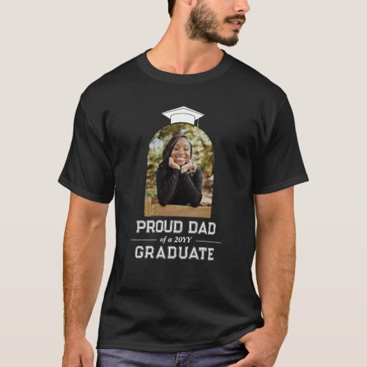 White Text Proud Dad of Afstuderen Arch Shaped Pho T-shirt (Voorkant)
