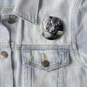 White Tiger Stare Ronde Button 5,7 Cm (In situ)