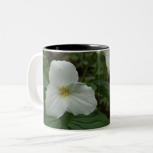 White Trillium Coffee Mok (Voorkant links)