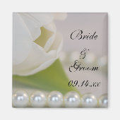 White Tulip and Pearls Spring Wedding Magneet (Voorkant)