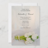 White Tulip Bouquet Spring Wedding Invitation Kaart (Voorkant)