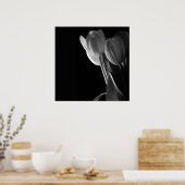 White Tulips foto op zwarte achtergrond Poster (Keuken)