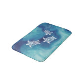 White Turtles in Blue Ocean Waterverf Badmat (Gekanteld)