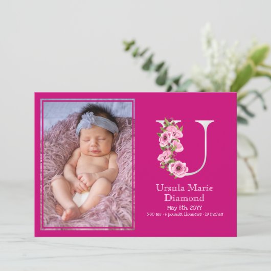 White U Monogram Birth Stats Baby Girl Foto Aankondiging (Staand voorkant)