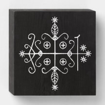 White Veve van Papa Legba op zwart