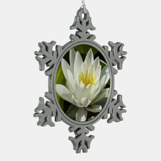 White Waterlily and Bud Floral Tin Sneeuwvlok Ornament (Links)