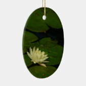 White Waterlily I Peaceful Floral Photography Keramisch Ornament (Rechts)