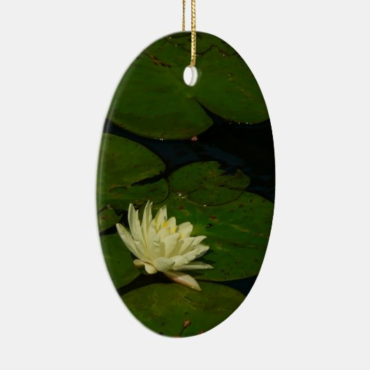 White Waterlily I Peaceful Floral Photography Keramisch Ornament (Rechts)