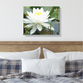 White Waterlily Wildflower Canvas Afdruk (Insitu (Slaapkamer))